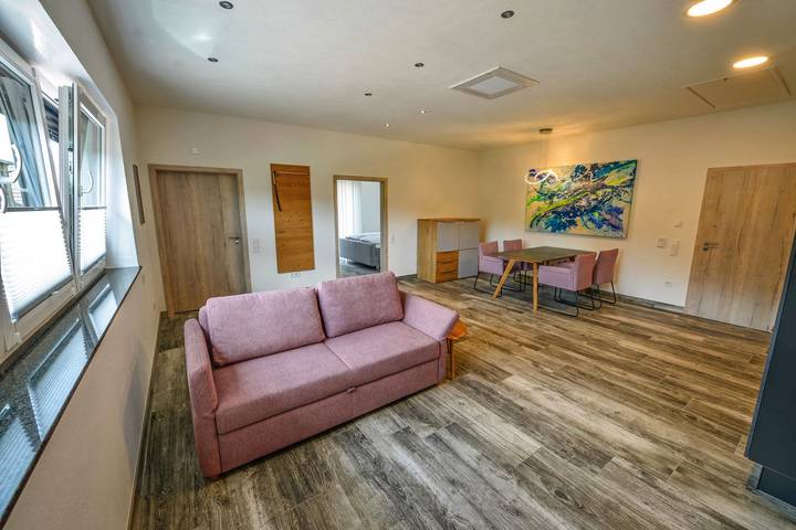 Ganze Ferienwohnung, Lodge 2 mit Balkon/barrierefrei in Bundenthal, Landkreis Südwestpfalz