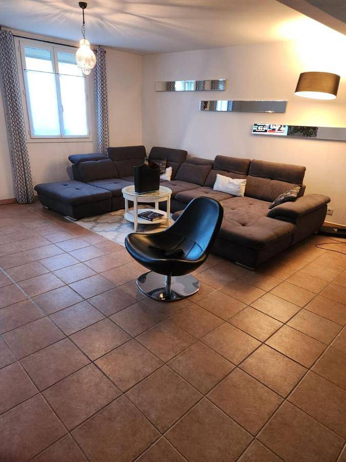 Location de vacances pour 10 personnes, avec terrasse à Montblanc - 2