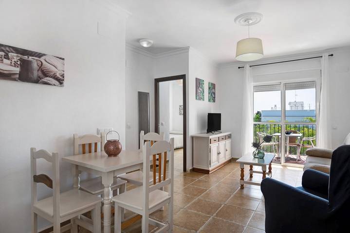 Entire apartment, Apartment 'Casa Miriam' with Balcony and Wi-Fi in Conil de la Frontera, Costa de la Luz