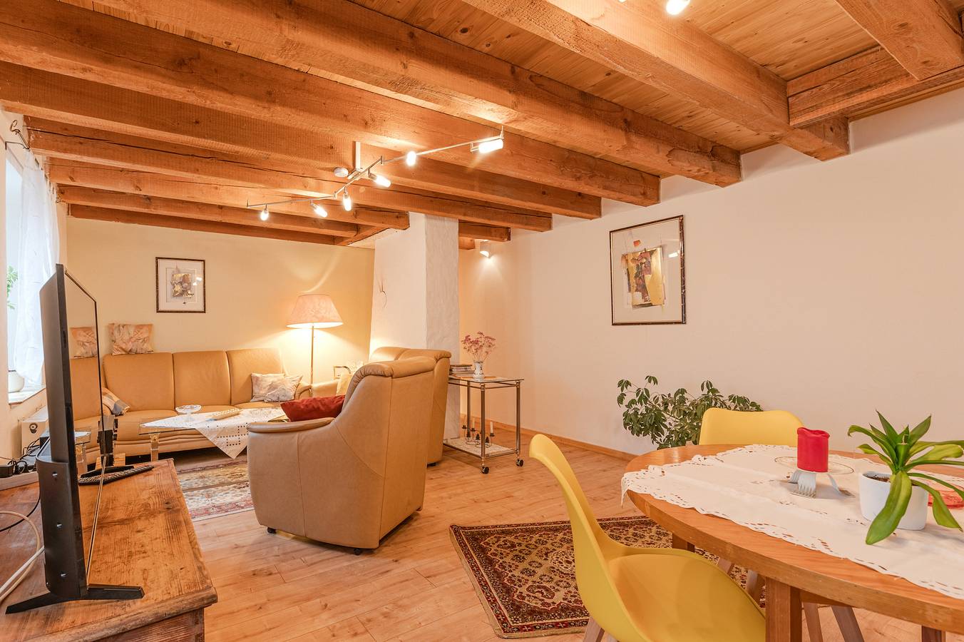 Ganze Ferienwohnung, Ferienhaus Störzel Wohnung B in Morbach, Bernkastel-Kues & Umgebung