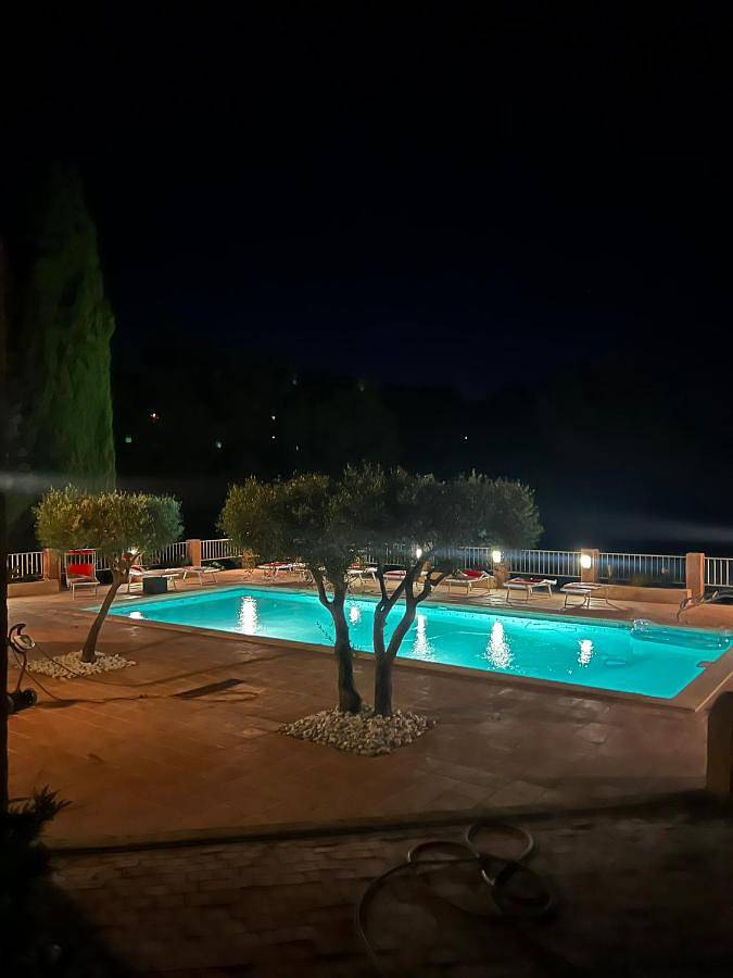 Hôtel pour 4 personnes, avec jardin ainsi que vue et piscine, animaux acceptés à Peypin - 4