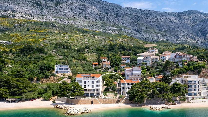 Villa pour 4 personnes, avec balcon ainsi que jardin et piscine à Mimice - 3
