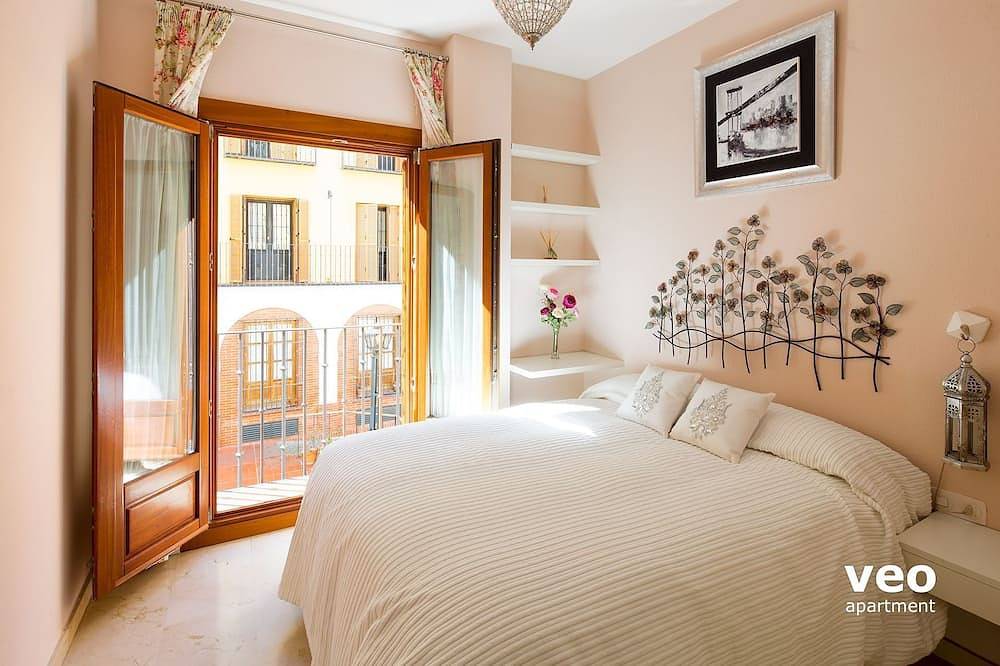 Entire apartment, Santa Cruz. 3 bedrooms, 2 bathrooms in Casco Antiguo, Sevilla