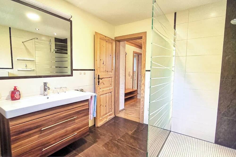Apartamento inteiro, Apartamento de 70m² com varanda em local tranquilo in Arnbruck, Baviera Oriental