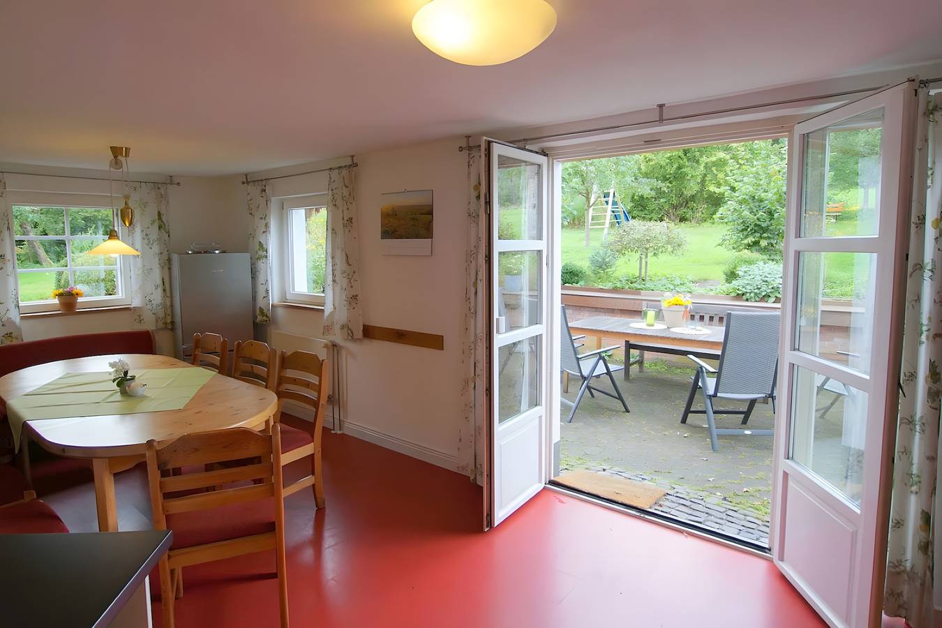 Ferienhaus Titz mit privater Terrasse, Garten und Wlan in ruhiger Lage in Sundern, Hochsauerlandkreis