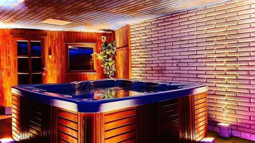 Ferienhaus für 50 Personen, mit Whirlpool und Garten sowie Terrasse in Budapest - 2