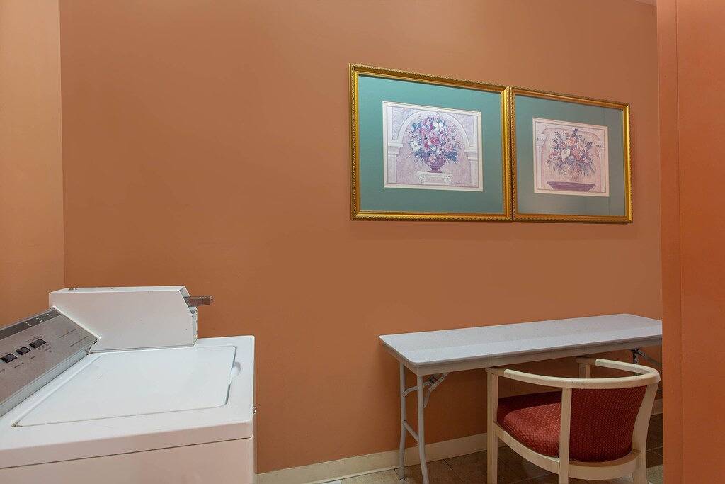 Ganze Wohnung, Möblierte Suite des Hotelbesitzers in Tallahassee West in Gadsden County