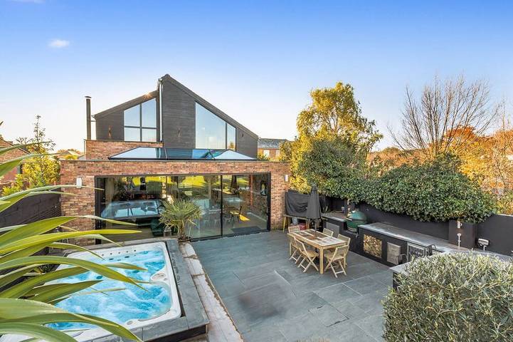 Holiday rental for 11 people, with Terrace and Garden in Southbourne