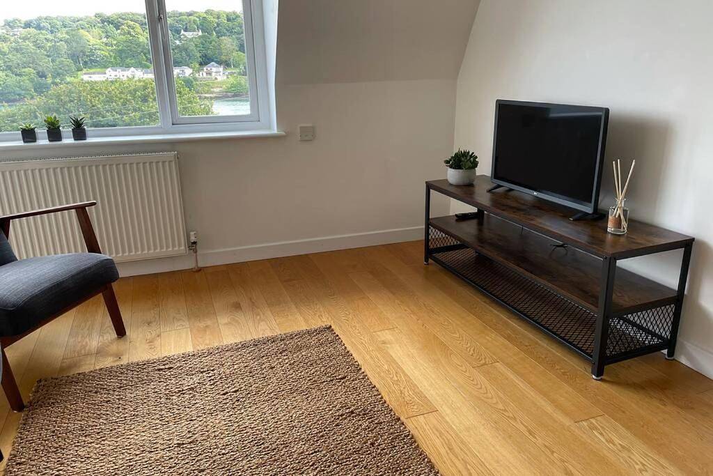 Entire apartment, One-Bedroom Apartment in Menai Bridge, Isle of Anglesey
