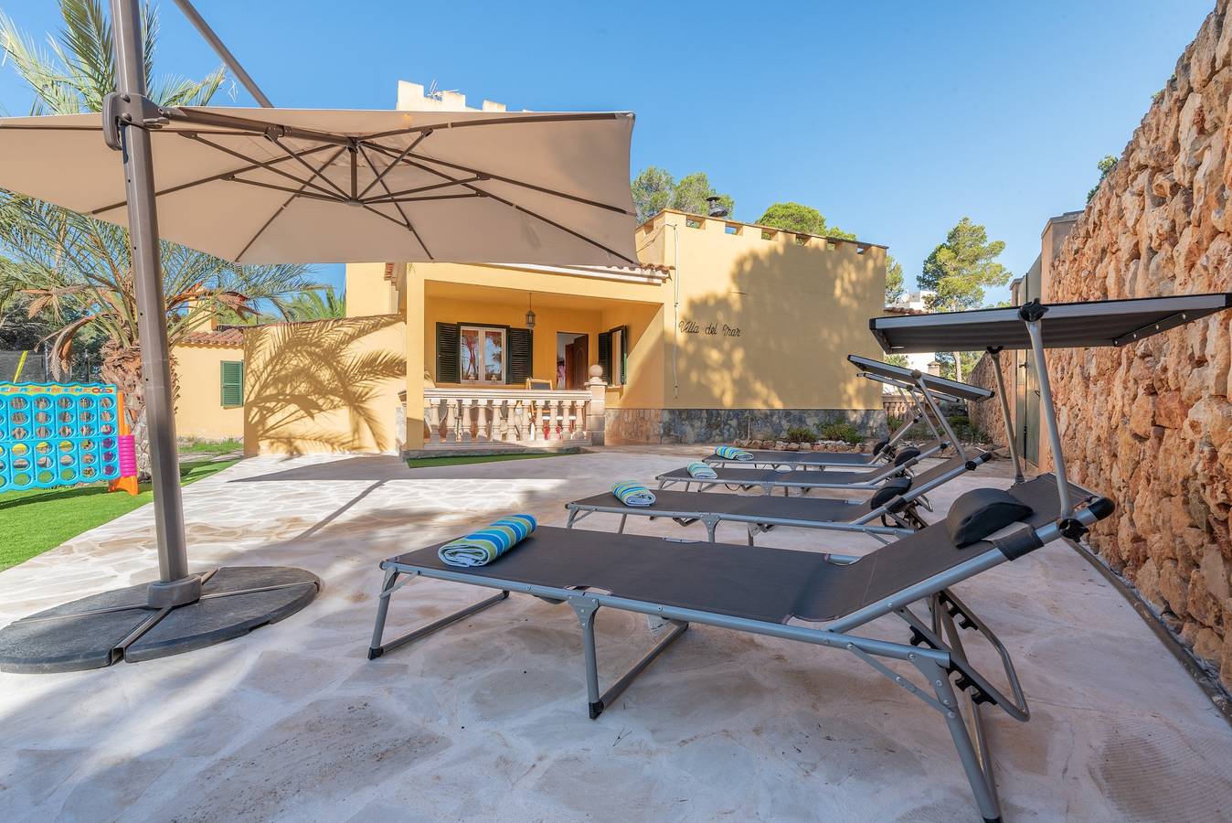 Traumhaus "Villa Del Mar Mondrago" 200m vom Strand entfernt, mit Terrasse, Balkon und Wlan in Santanyí, Mallorcas Küste