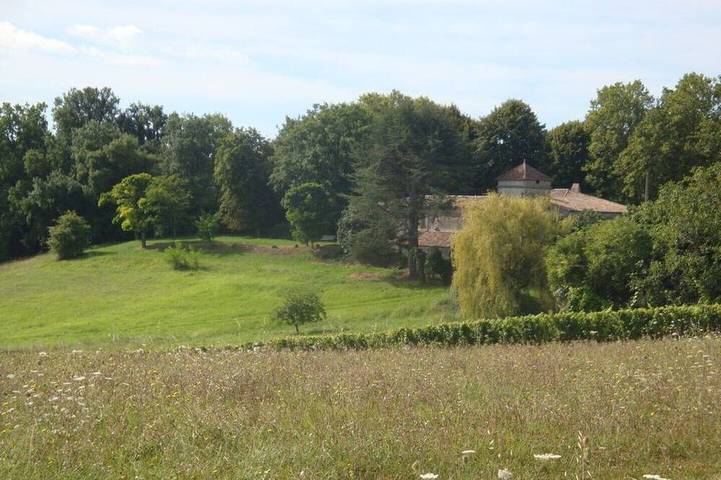 Gîte pour 2 personnes, avec jardin à Saint-Aubin-de-Branne