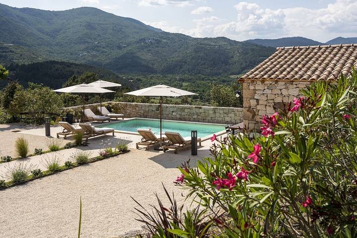 Ferienhaus für 10 Personen, mit Terrasse und Garten