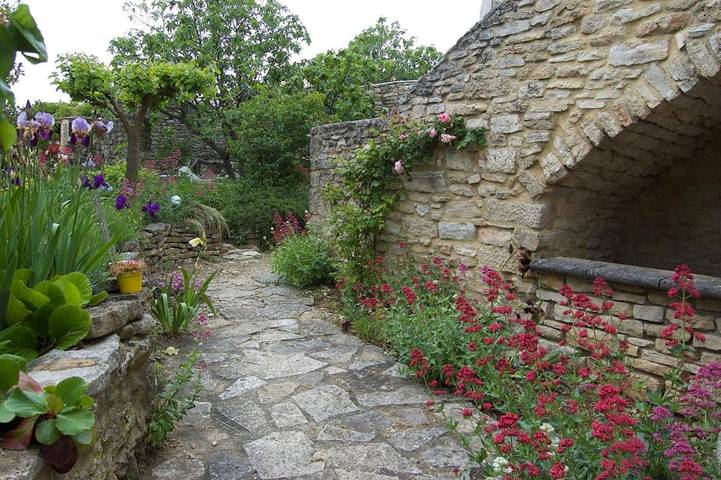 Location de vacances pour 3 personnes, avec jardin et vue à Le Garn - 2
