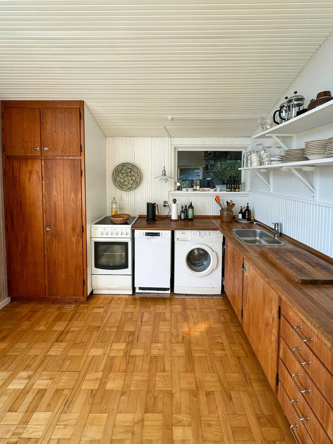 60'er-sommerhus i fredet naturområde nær stranden in Nykøbing Sjælland, Nordwestseeland