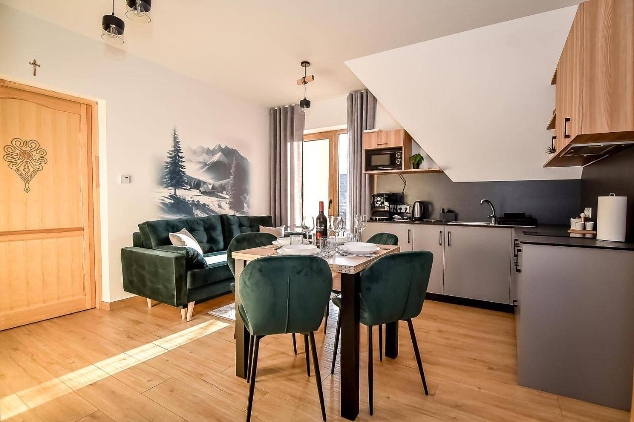 Cały apartament, Two-Bedroom Apartment with Balcony in Suche, Karpaty (Polska)