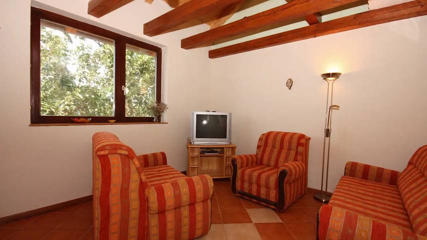 Location de vacances pour 6 personnes, avec terrasse à Tisno - 2