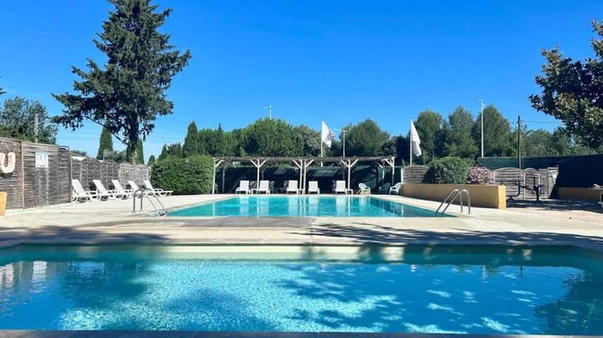 Camping pour 4 personnes, avec Piscine