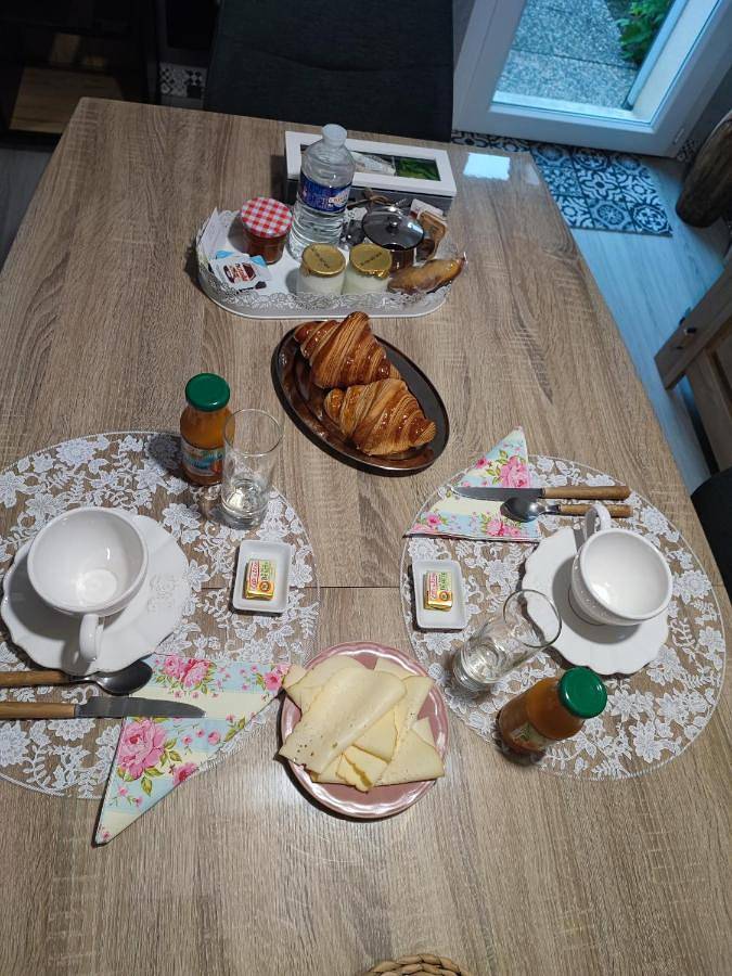 Gîte pour 2 personnes, avec terrasse et vue à Monts - 4