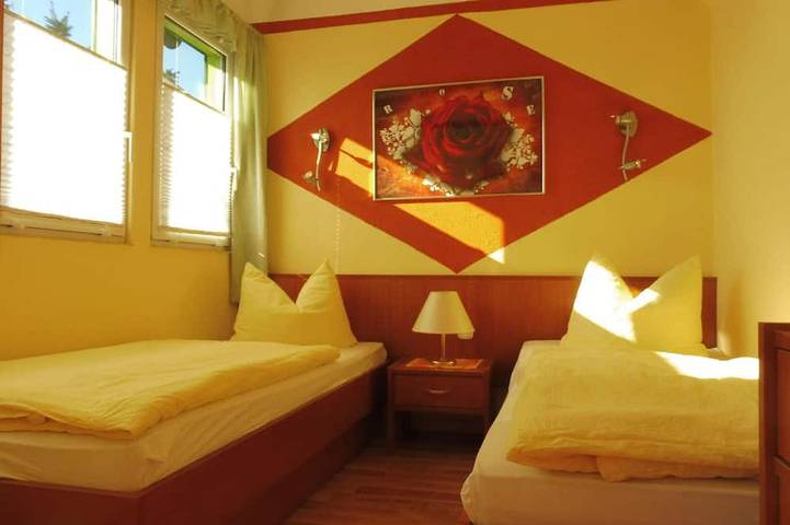 Ferienhaus für 3 Personen, mit Garten und Pool in Brandenburg an der Havel - 2