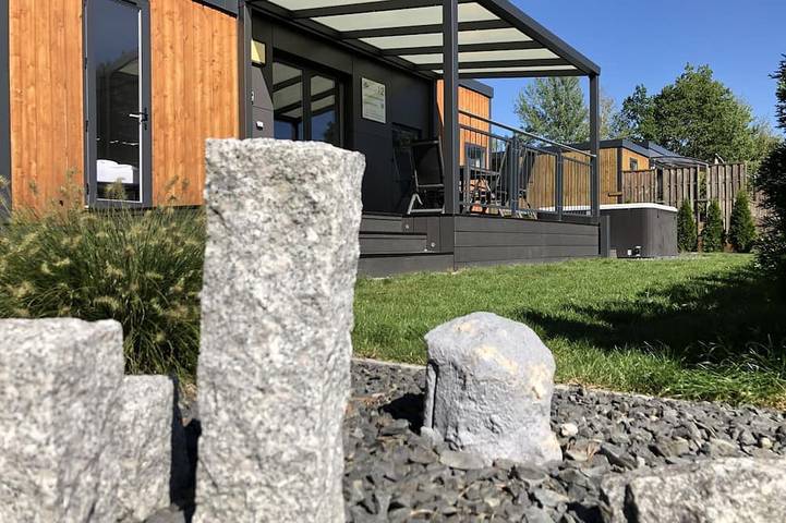 Ferienhaus für 6 Personen, mit Whirlpool und Terrasse sowie Garten, mit Haustier - 1
