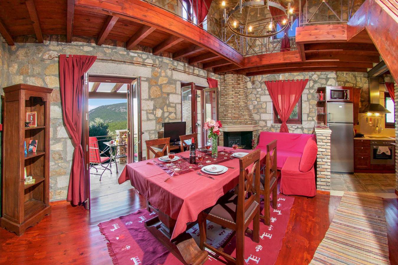 Crimson Villa in Platrithias, Greece