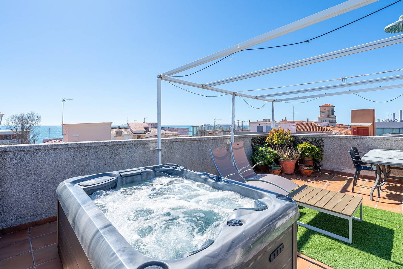 Entire apartment, Apartment with Private Terrace, Whirlpool, Wi-Fi and Air Conditioning in el Vendrell, Costa Dorada
