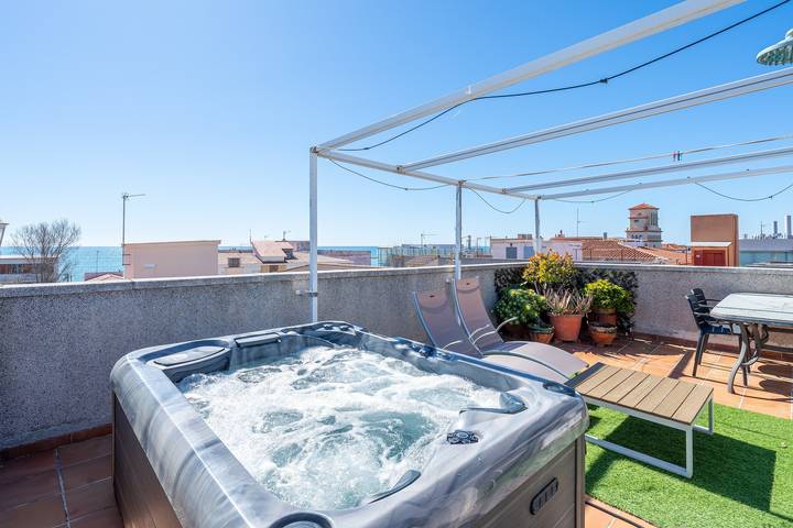 Apartamento para 4 personas, con Balcón y Jacuzzi en Vendrell