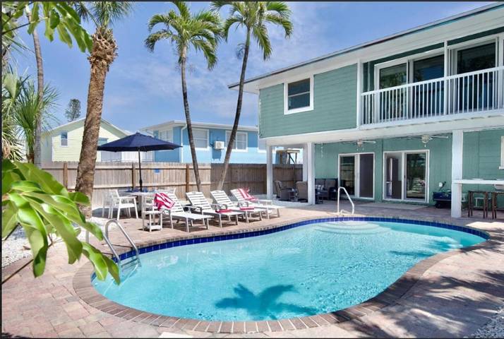 Apartamento para 12 personas, con vistas además de jardín y piscina en Fort Myers Beach