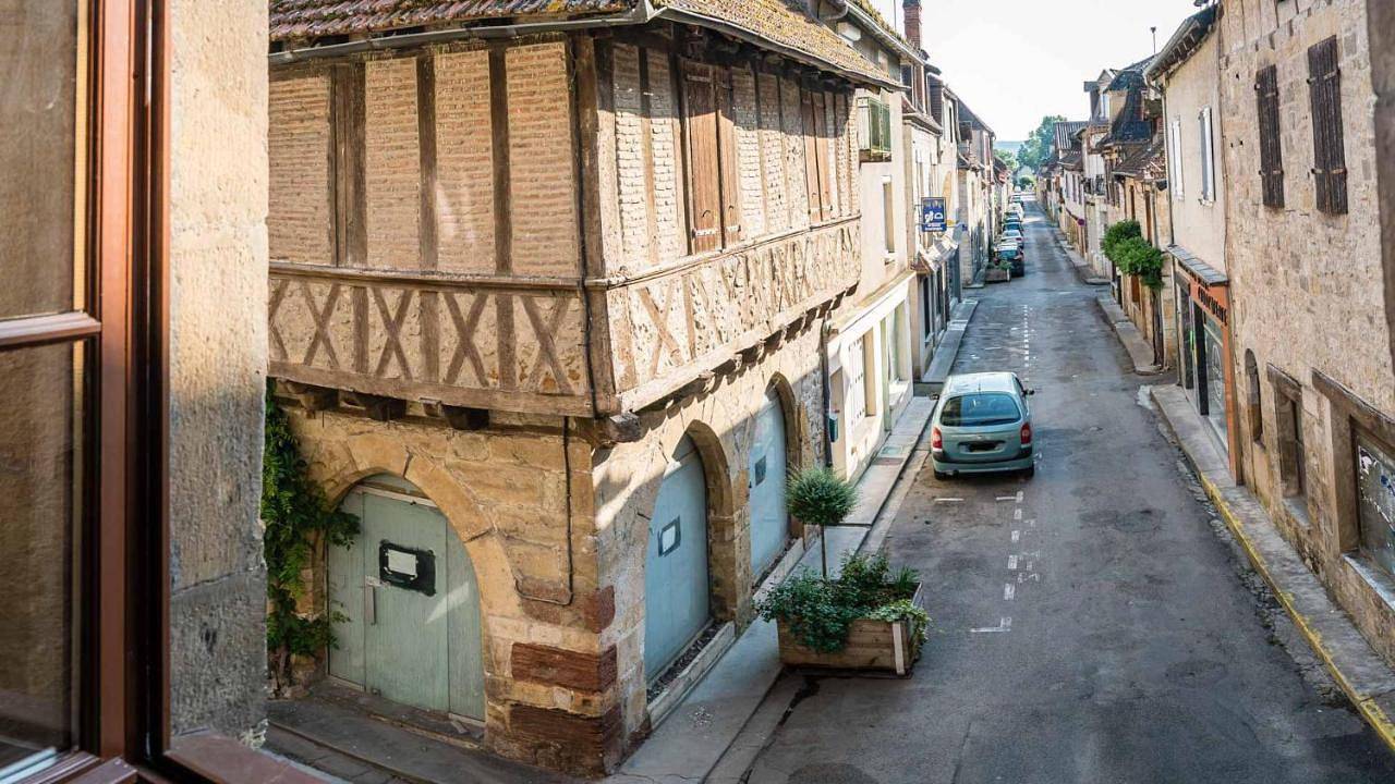Two-Bedroom House in Bretenoux, Lot