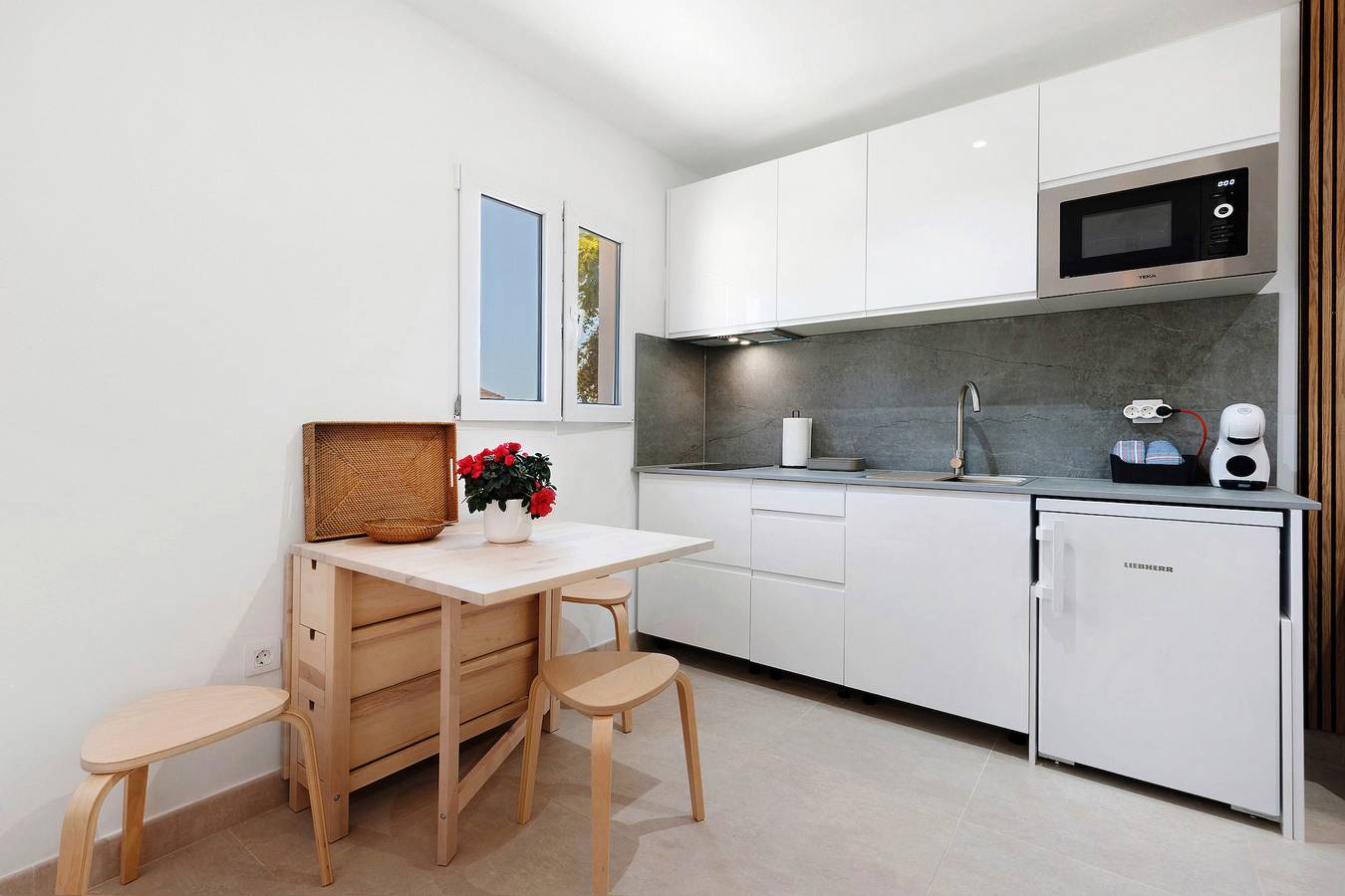Appartamento intero, Vacanze 'La Lajita Beach Studio' con vista mare, Wi-Fi e aria condizionata in La Lajita, Pájara
