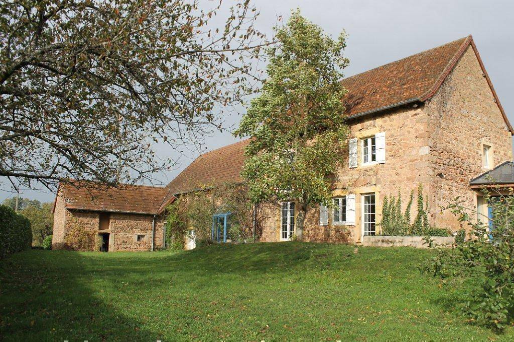 Gîte pour 11 Personnes dans Gibles, Région de Charolles