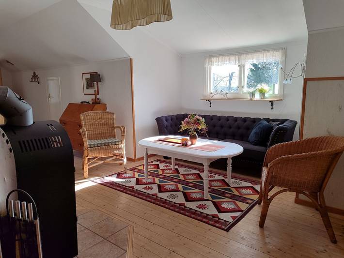 Hel lägenhet, Viol Holiday Apartment in Värmland spacious retreat near lake sauna and hot tub in Värmland