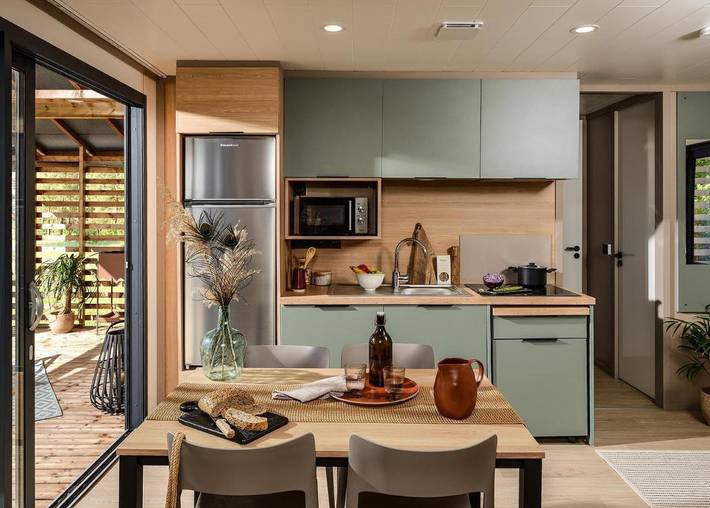 Camping pour 4 personnes, avec vue et terrasse ainsi que jardin et sauna en Haute-Savoie - 2