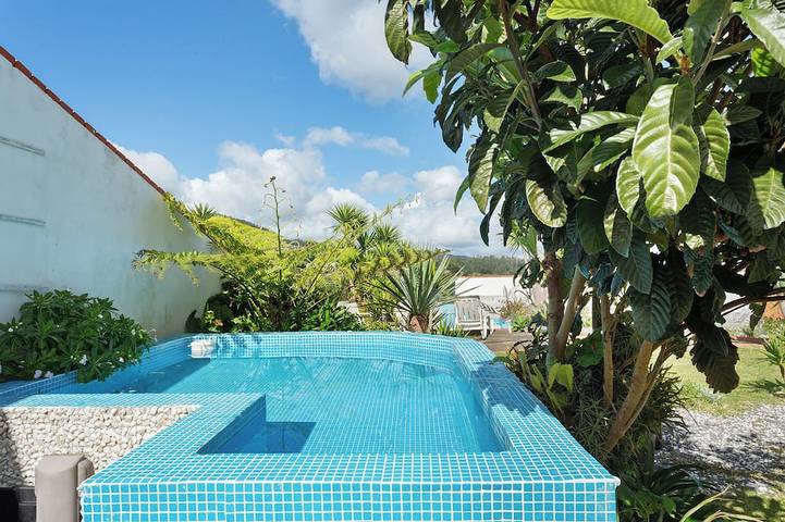 Casa de férias para 2 pessoas, com jardim e piscina e ainda varanda, com animais de estimação em Camacha