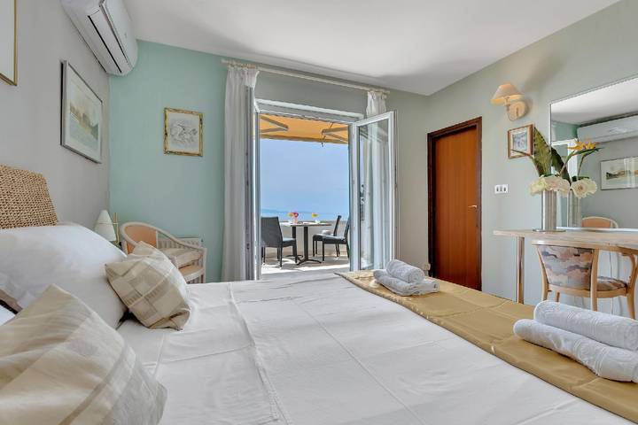 Villa für 4 Personen, mit Terrasse und Garten in Kroatien - 2