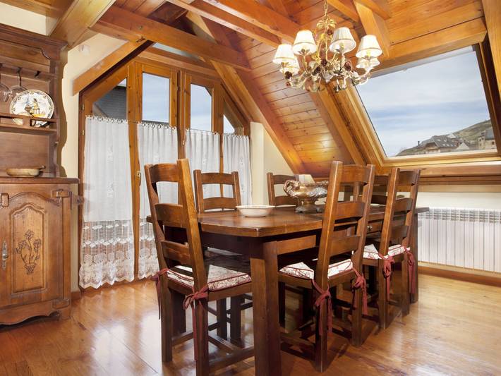 Gîte pour 8 personnes, avec balcon dans Salardú - 3