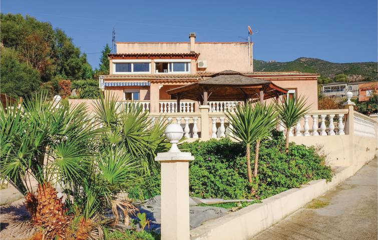 Gîte pour 4 personnes, avec Piscine à Bastelicaccia