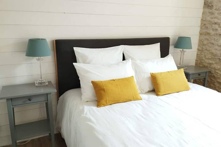 Charming Stone House in Sarlat - Pool, within walking distance of downtown & quiet location in Sarlat-la-Canéda, Périgord Noir