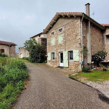 Gîte pour 3 personnes, animaux acceptés à Usson-en-Forez