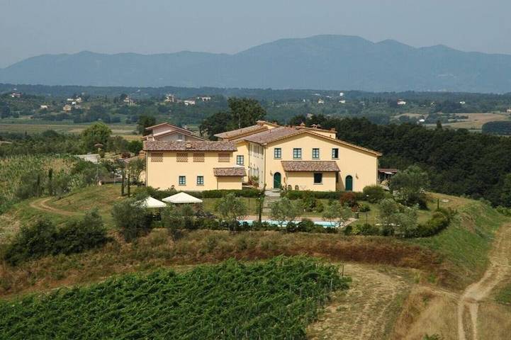 Agriturismo per 2 persone, con giardino e piscina in Cerreto Guidi