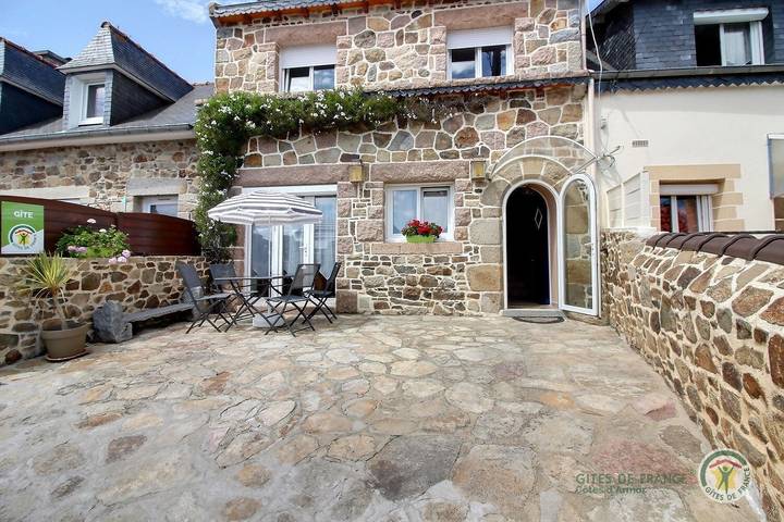 Gîte pour 5 personnes, avec terrasse à Trémuson