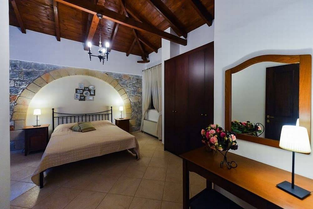 Nefeli, Luxury Stone Villa in Stoupa with Private Pool, Bbq and Amazing Sea View in Stoupa, Messenia