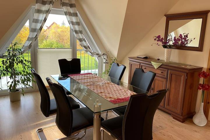 Ferienwohnung für 5 Personen, mit Balkon und Garten in Lüssow