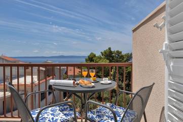 Maison d’hôte pour 2 personnes, avec jardin ainsi que balcon et vue à Tučepi