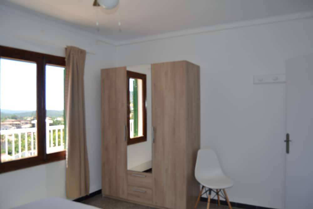 Village House With Wonderful Views. Family With Pool in Calvià, West Majorca