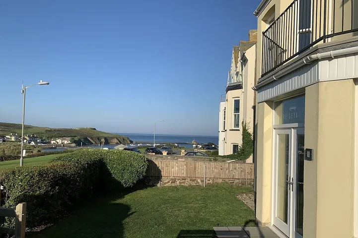 Entire apartment, The Getaway @Summerleaze Beach- our 10th year of sandy toes,surf & sunny smiles! in Bude, Cornwall