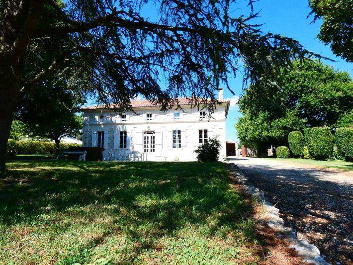Location de vacances pour 10 personnes, avec piscine et jardin, animaux acceptés à Saint-Fort-sur-Gironde - 3