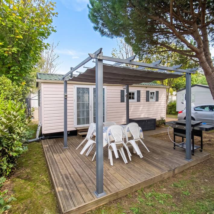 Bungalow pour 4 personnes, avec terrasse et piscine - 1