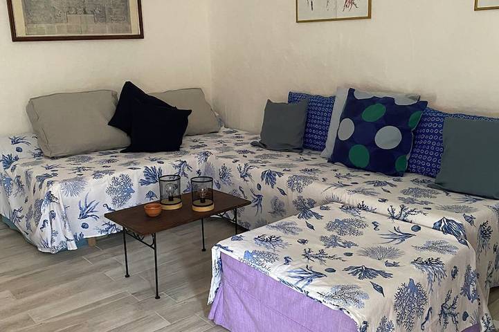Appartement entier, Private and spacious 1-bedroom apartment in Baja Sardinia, Arzachena