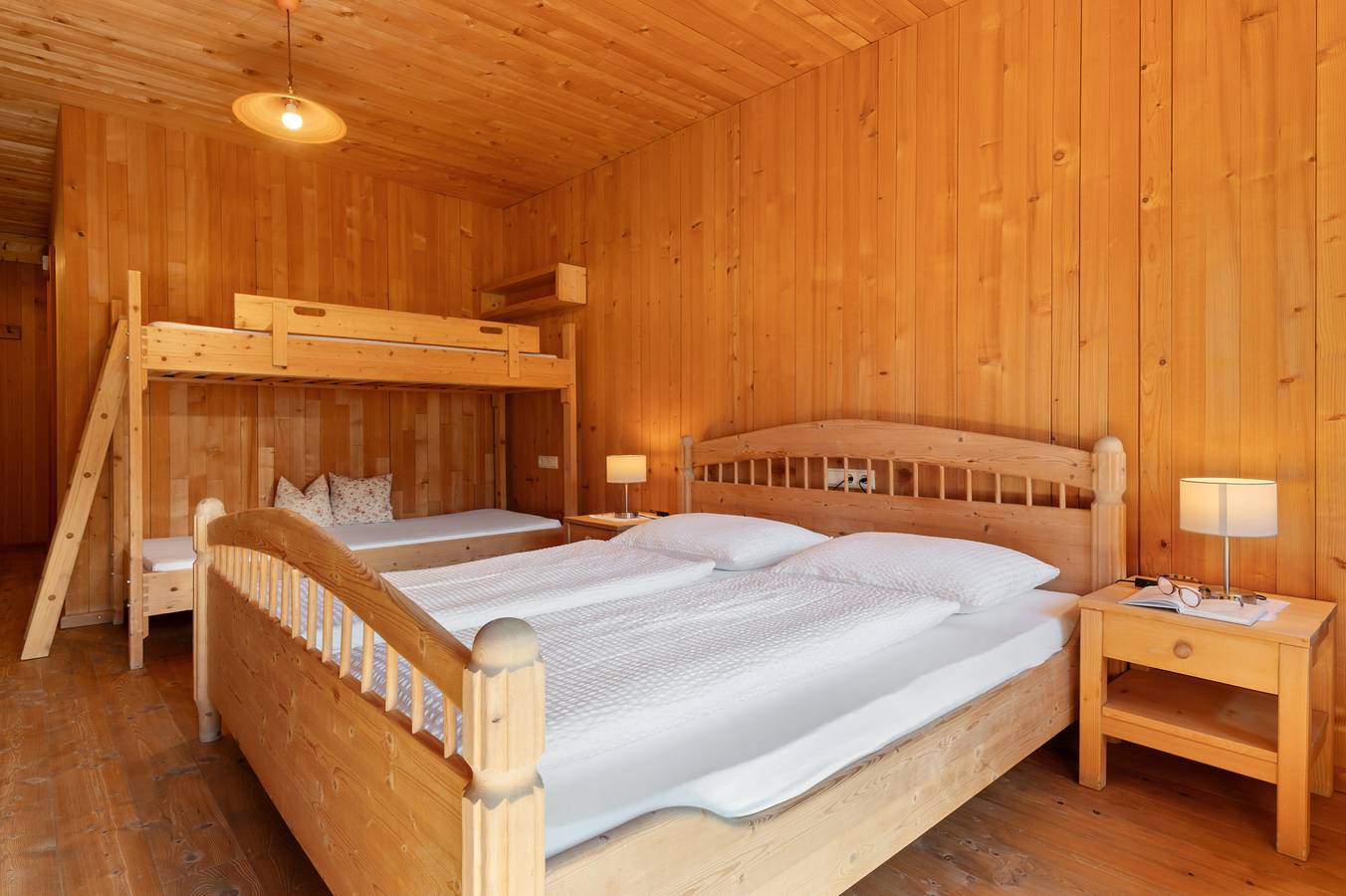 Zimmer 'Naturidyll Mitterbach 5' mit Bergblick, privater Terrasse und Wi-Fi in Weissenbach (Ahrntal), Ahrntal